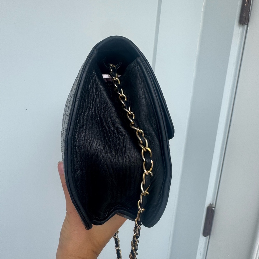 Vintage Chanel Classic Flap Bag Black Quilted Lambskin 24k Gold 1991–1994 - Picture 6 of 17